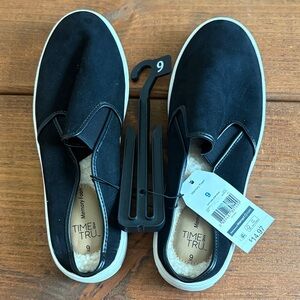 Time and Tru Women's Black Slip-On Shoes
